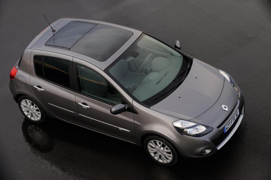  Renault Clio 2010 года  (фото 10 из 19)